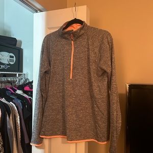 Underarmour sweatshirt